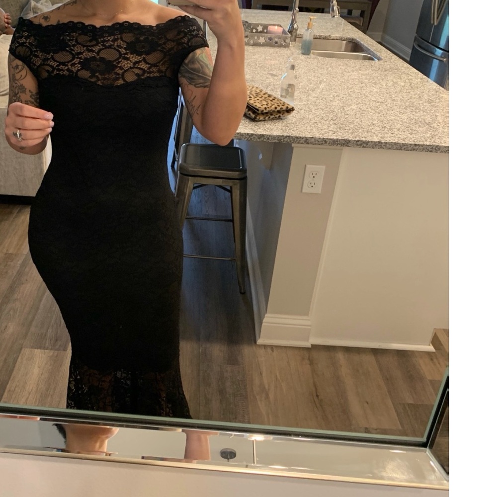 Black dress - Picture 3 of 5